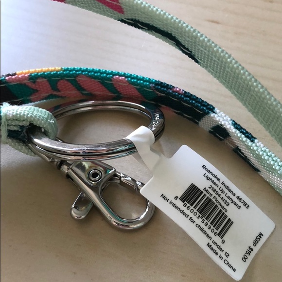🆕 Vera Bradley Lanyard and Zip ID case set - Picture 5 of 6